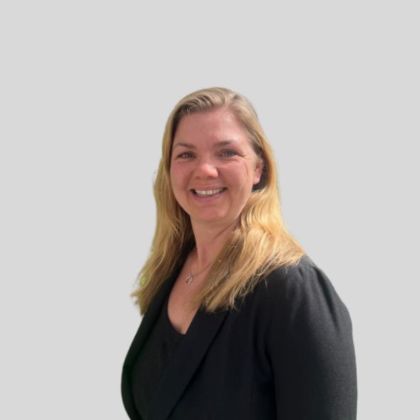 Debora - Financieel professional en oprichter van DR Administraties - boekhouder, administratie, ZZP, MKB, financieel adviseur, Rotterdam, belastingaangifte, administratiekantoor, boekhoudexpert